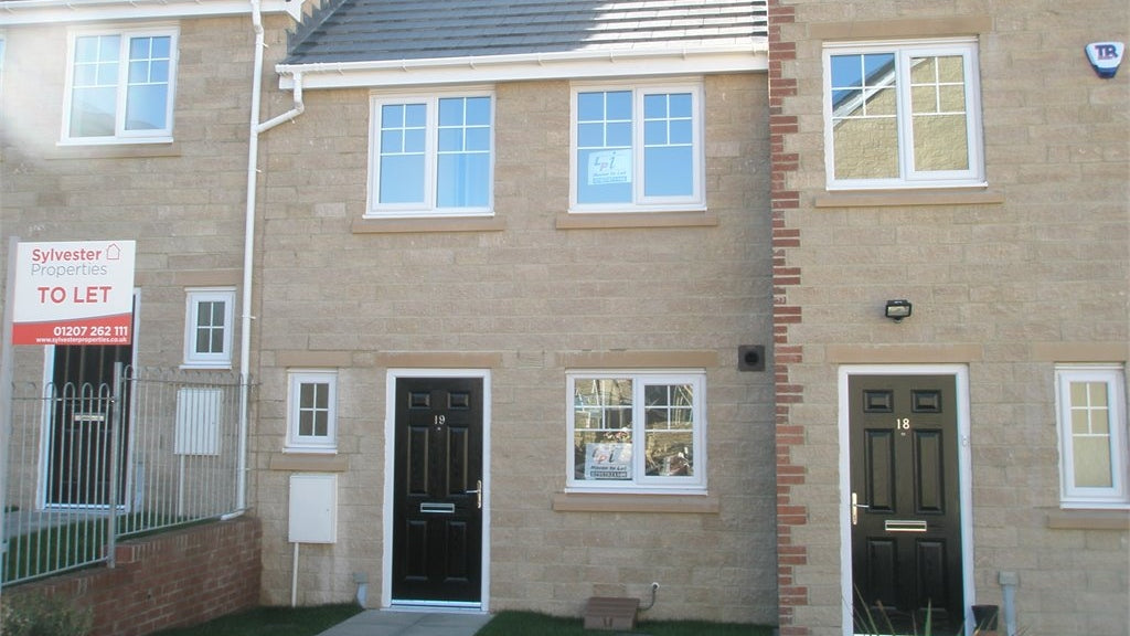 Donnington Place, Moorside (LET)